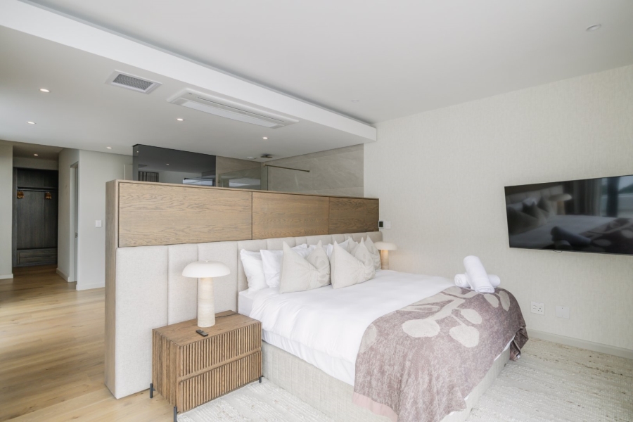 4 Bedroom Property for Sale in Fresnaye Western Cape